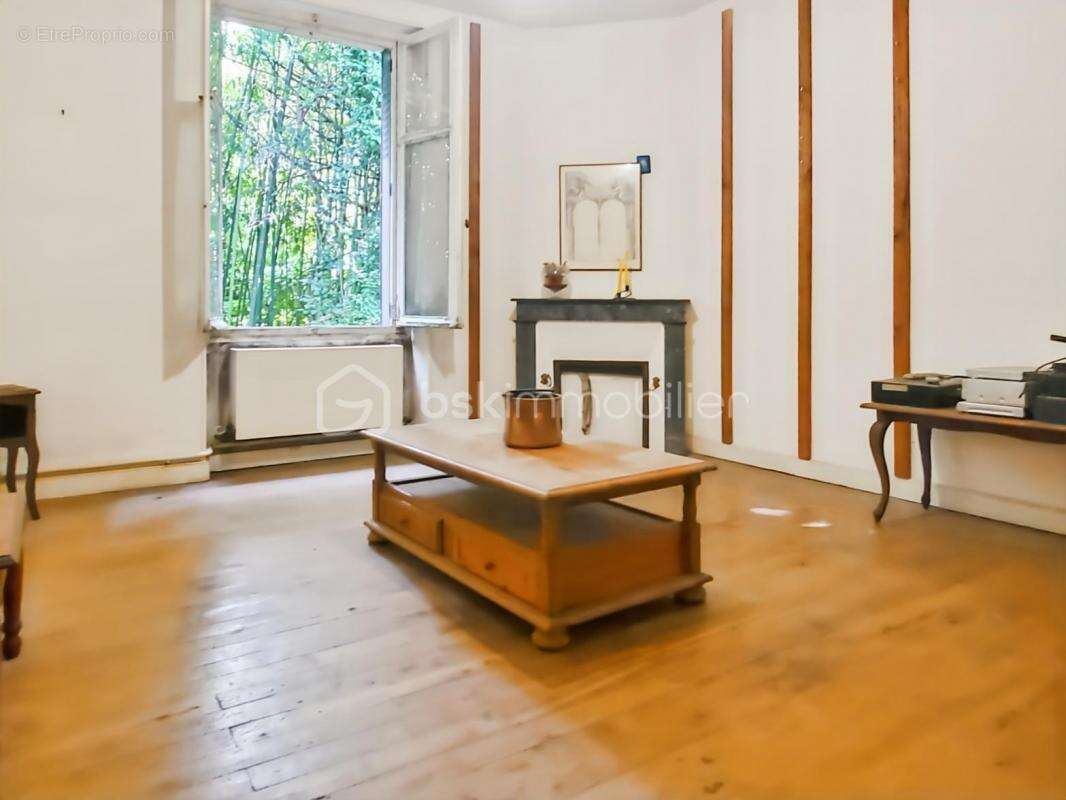 Maison à MAIRE-LEVESCAULT