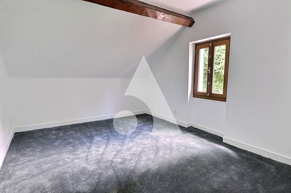 Maison à MERY-SUR-OISE