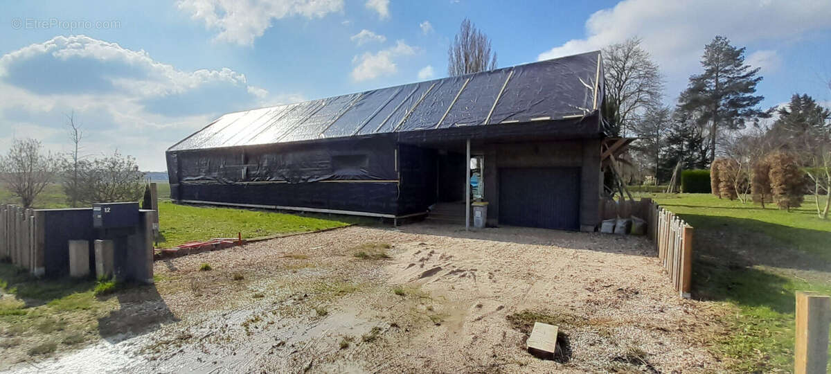 Maison à SAINT-MAURICE-MONTCOURONNE