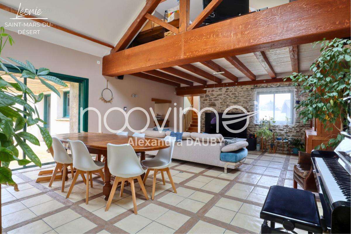 Maison à SAINT-MARS-DU-DESERT