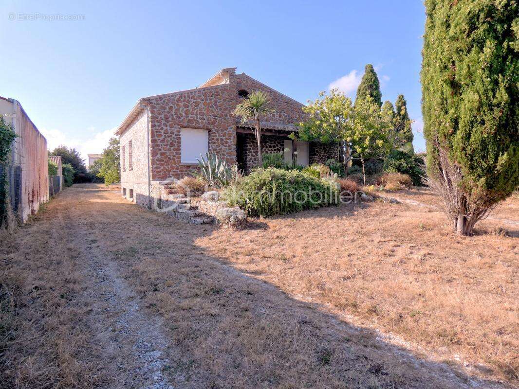 Maison à SAINT-JUST-LUZAC