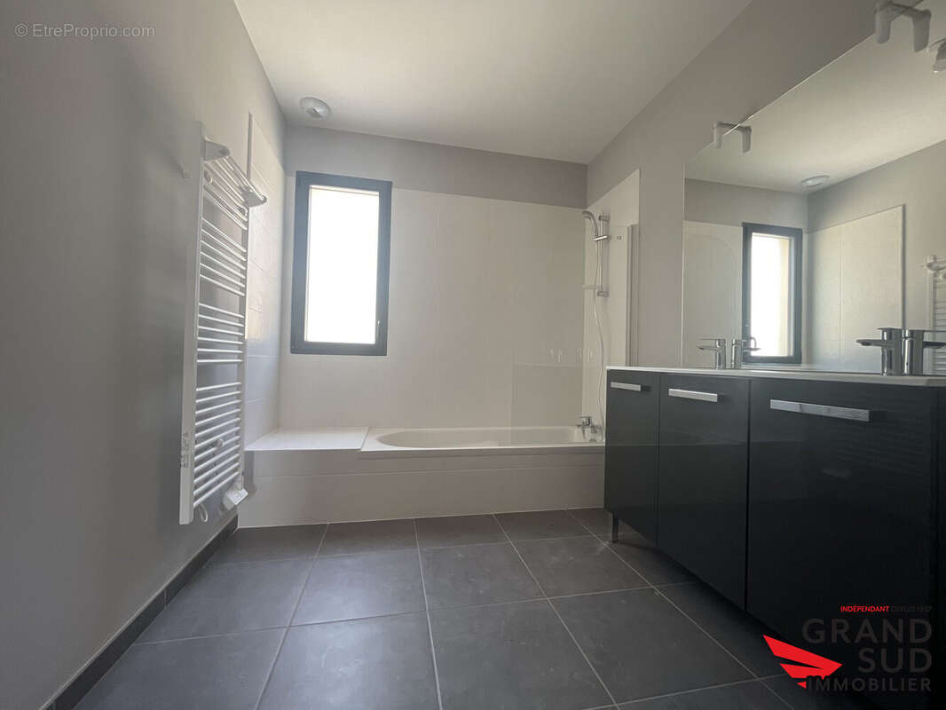 Maison 123 m² à Saint-Aubin-De-Medoc  - photo 8