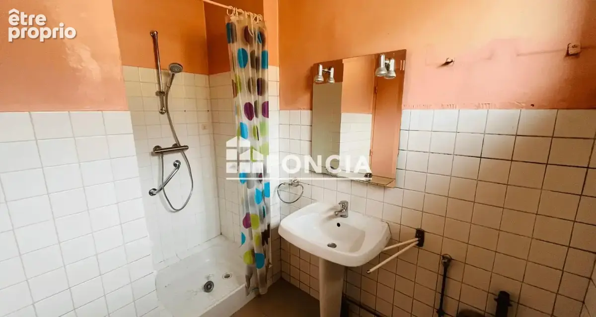 À vendre : Maison avec locataire en place au cœur de Dollon – Fort potentiel ! - photo 4