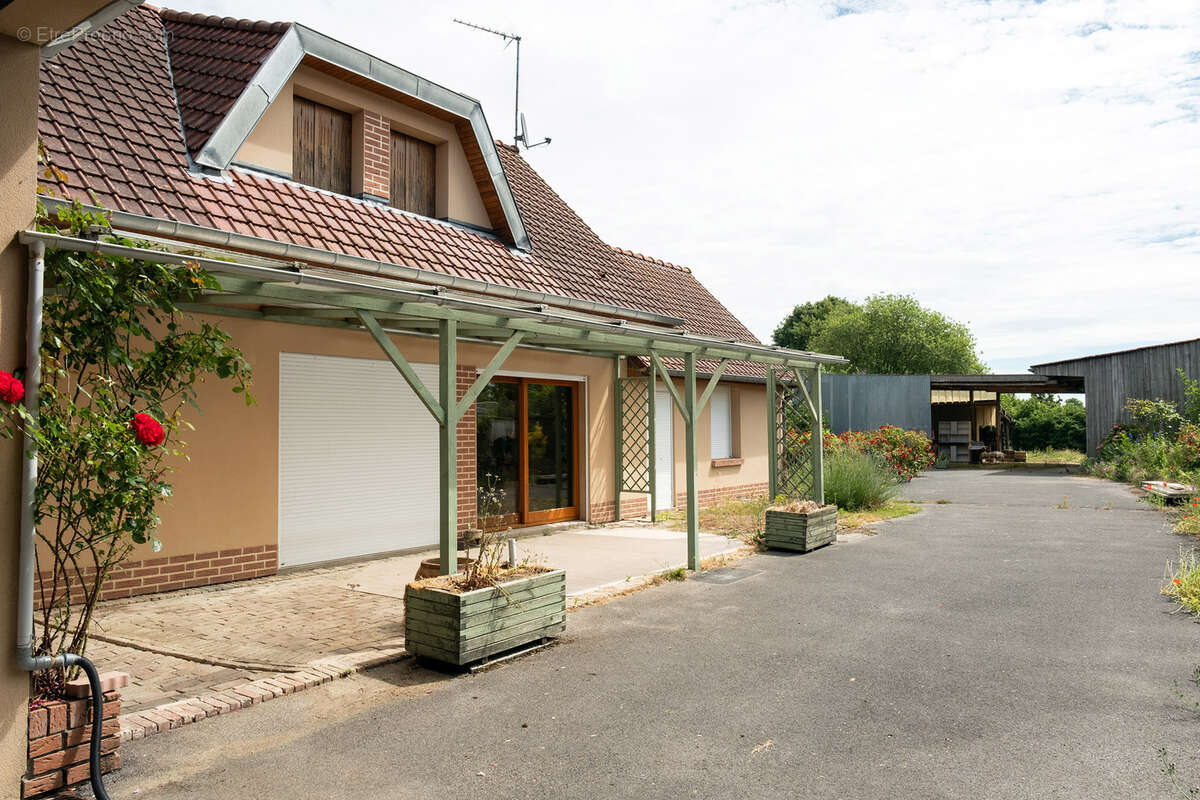 Maison à SAINT-SAUFLIEU