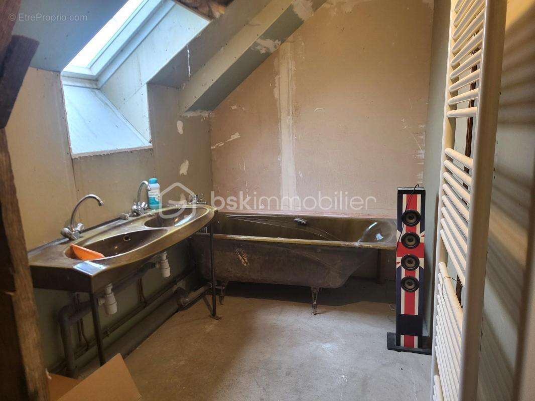 Maison à SAINT-BRICE-DE-LANDELLES