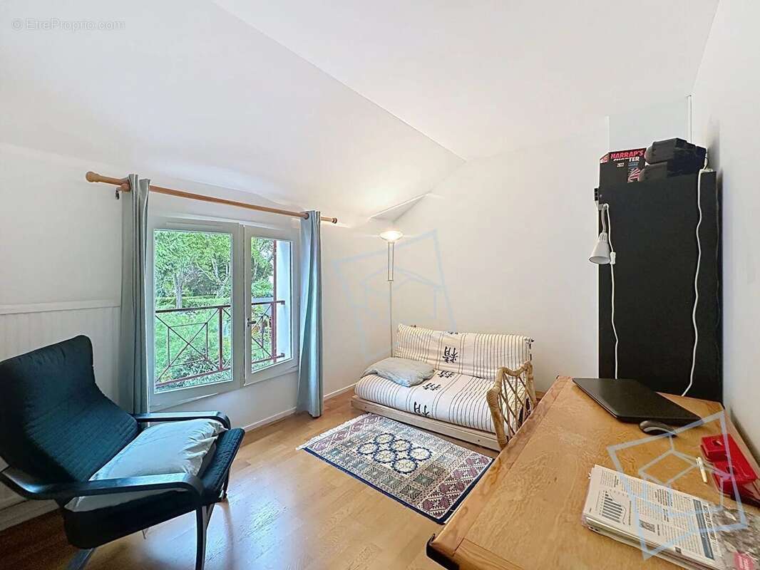 Maison Voisins Le Bretonneux 5 pièce(s) 103 m2 - photo 9