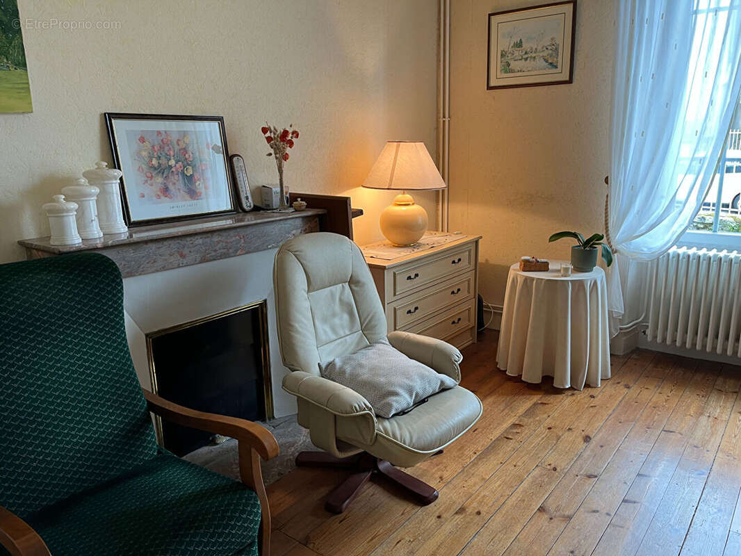 Maison à SAINT-ETIENNE-DU-BOIS