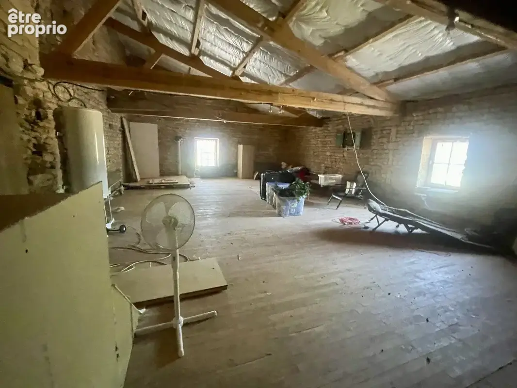 Maison du caractère de plain-pied avec 3 chambres, grand terrain, garage et atelier - photo 10