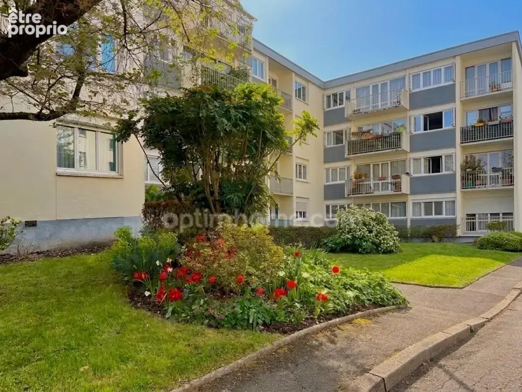 Appartement à vendre 4 pièces 2/3 Chambres LE PLESSIS BOUCHARD (95) place de parking et cave - photo 3