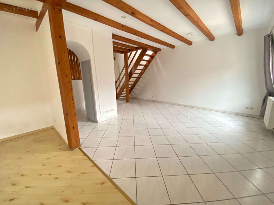 Charmant appartement 3 pièces à vendre au dernier étage en centre-ville de Cernay - photo 4