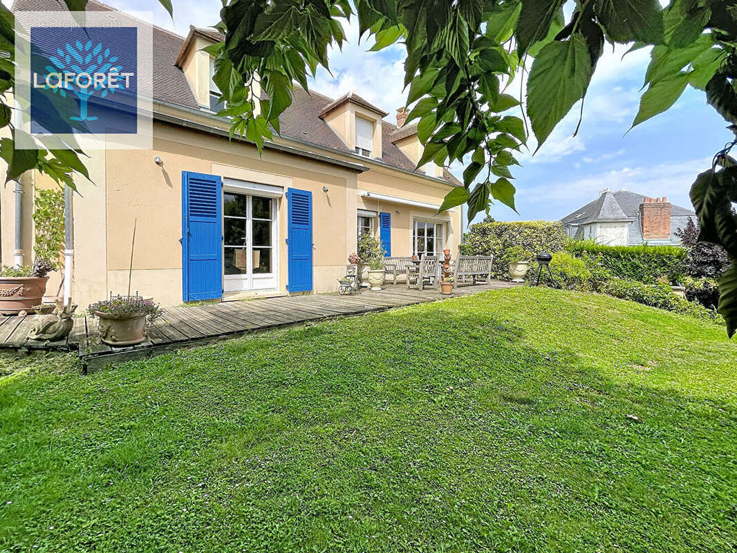 Maison à CHAMPAGNE-SUR-OISE