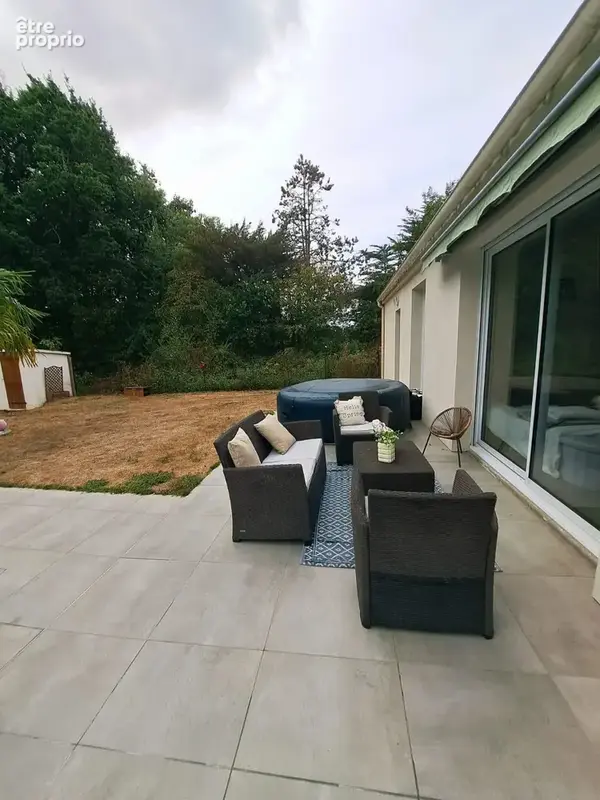 Maison de plain-pied rénovée avec piscine   5 chambres   terrain de 2 000 m2 - photo 13