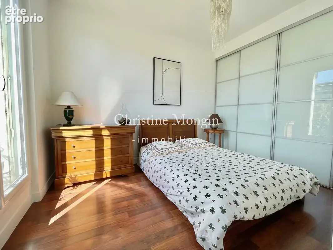 Neuilly-sur-Seine   Plaine des Sablons   4 pièces ensoleillé avec balcon, chambre de service et caves - photo 12