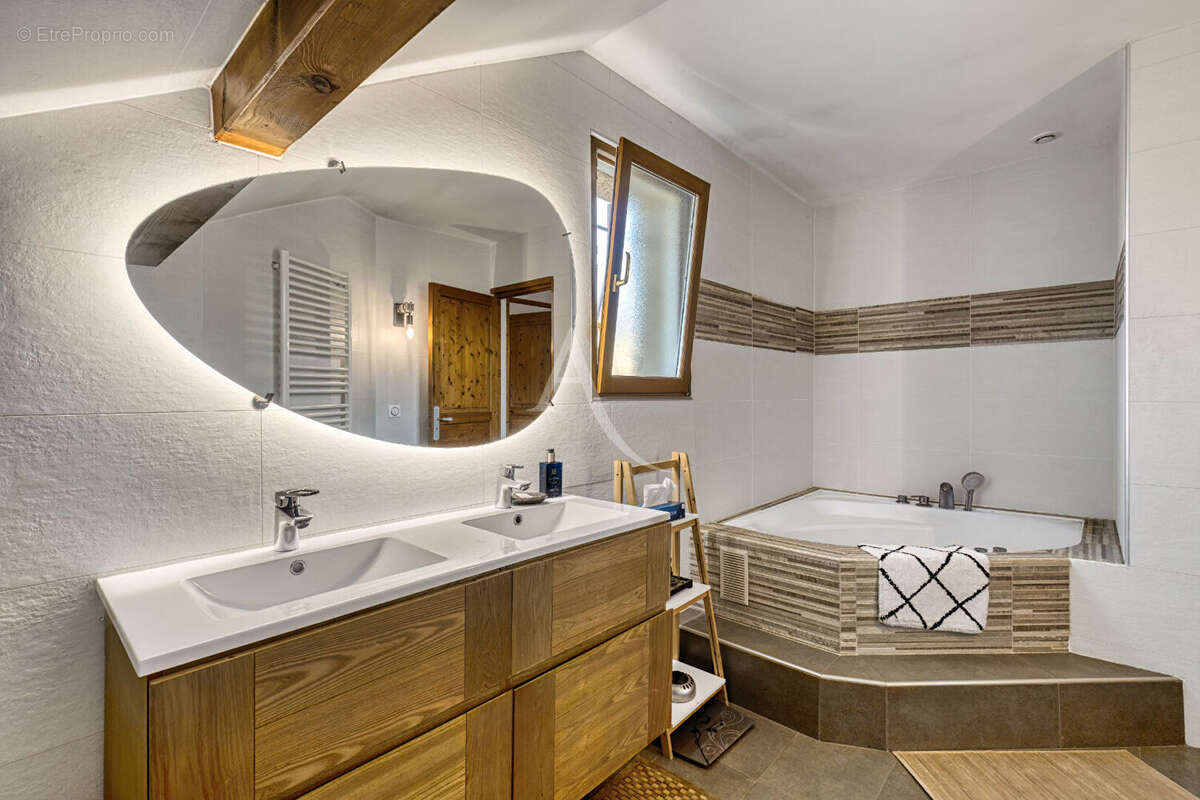 Maison saint-martin-bellevue  154m², (244 m² au sol) - photo 11