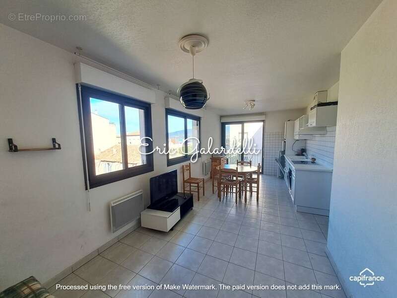PORT DE PROPRIANO  : Votre appartement  3 pièces en duplex lumineux et calme sur cour en plein centre ville, plage et port au pi - photo 3