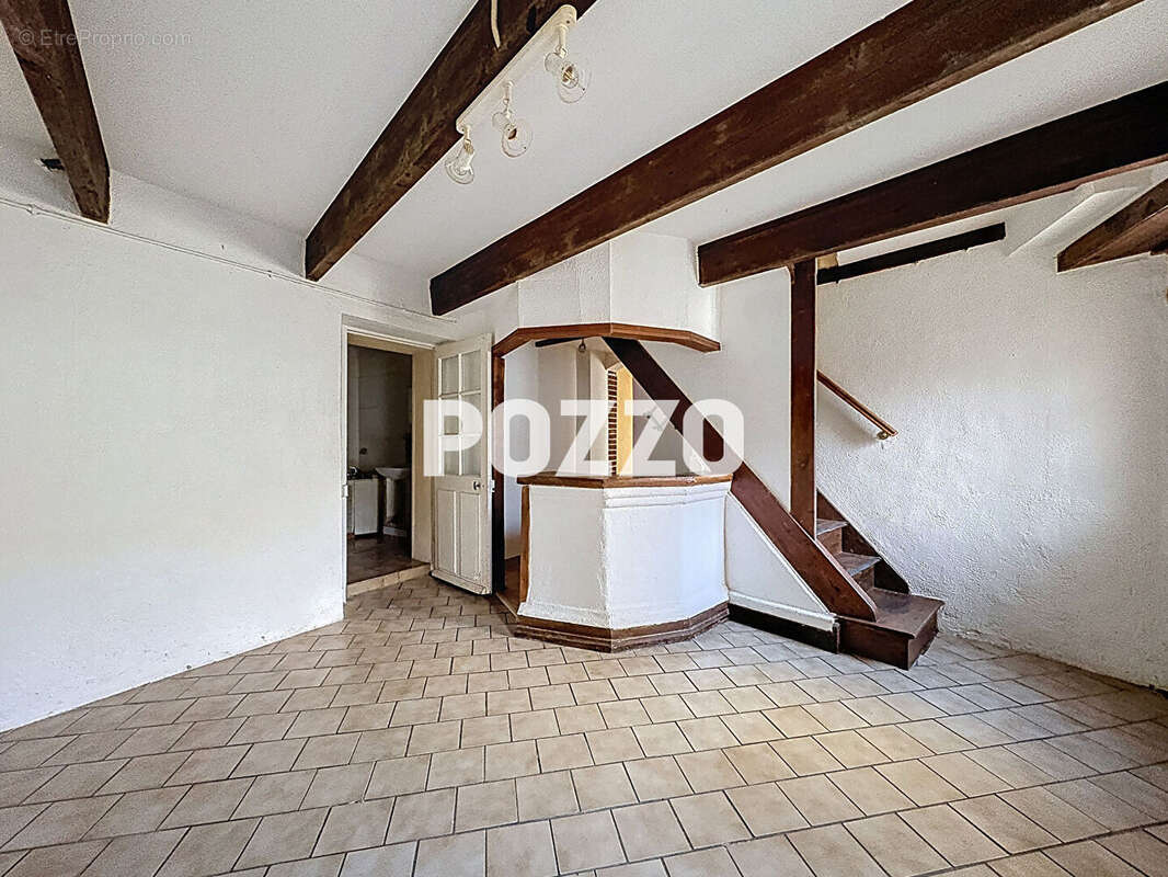 Maison à CERENCES