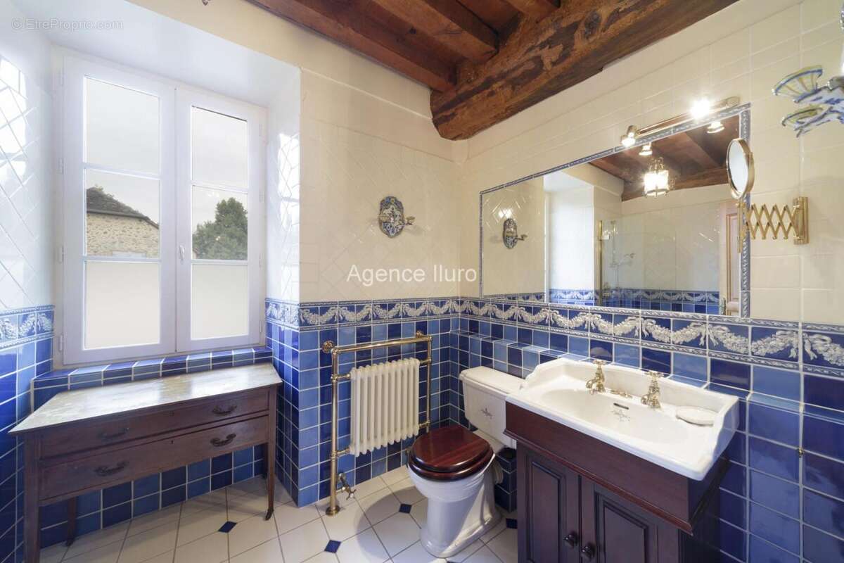 -11 - Maison à OLORON-SAINTE-MARIE