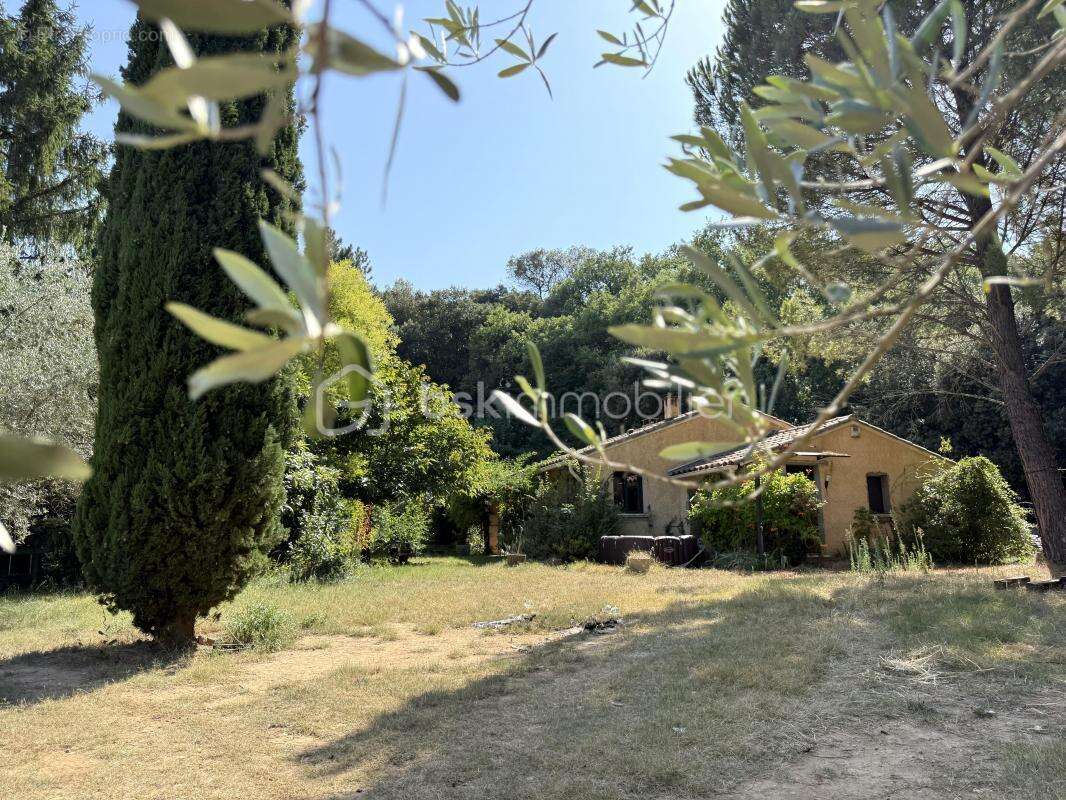 Maison à LA ROQUE-SUR-CEZE