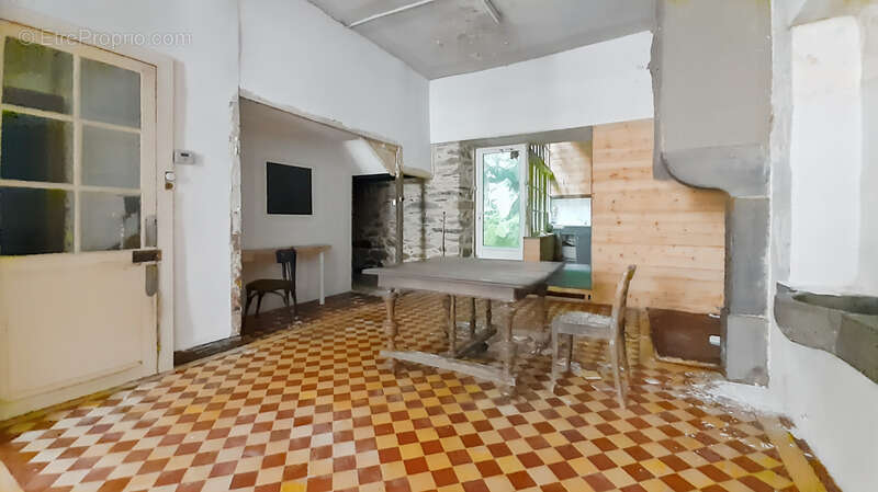 Appartement à EAUX-BONNES