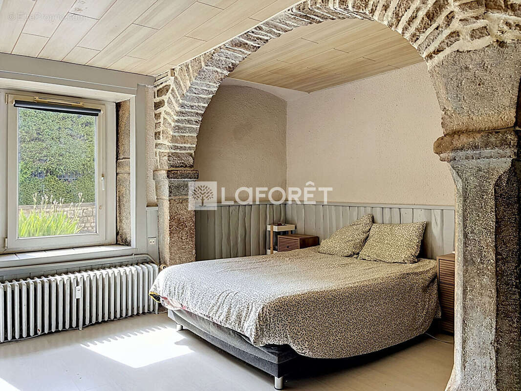 Appartement à MONTFERRAND-LE-CHATEAU