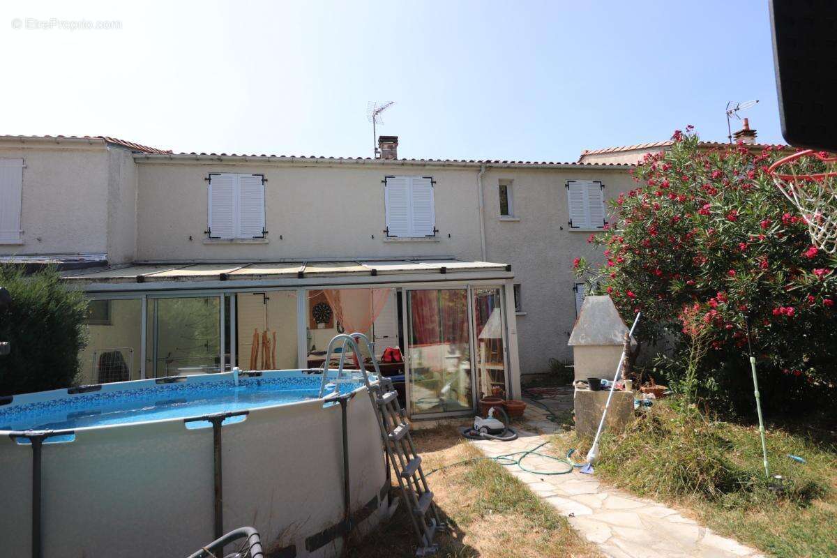 Vente d'une maison louer en deux appartements rochefort (17) - photo 3