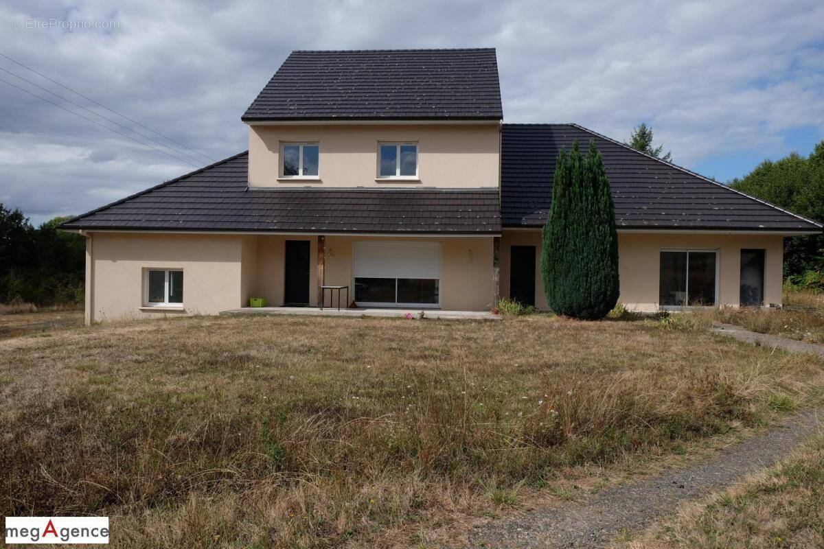 Appartement à SAINT-GERMAIN-LES-VERGNES