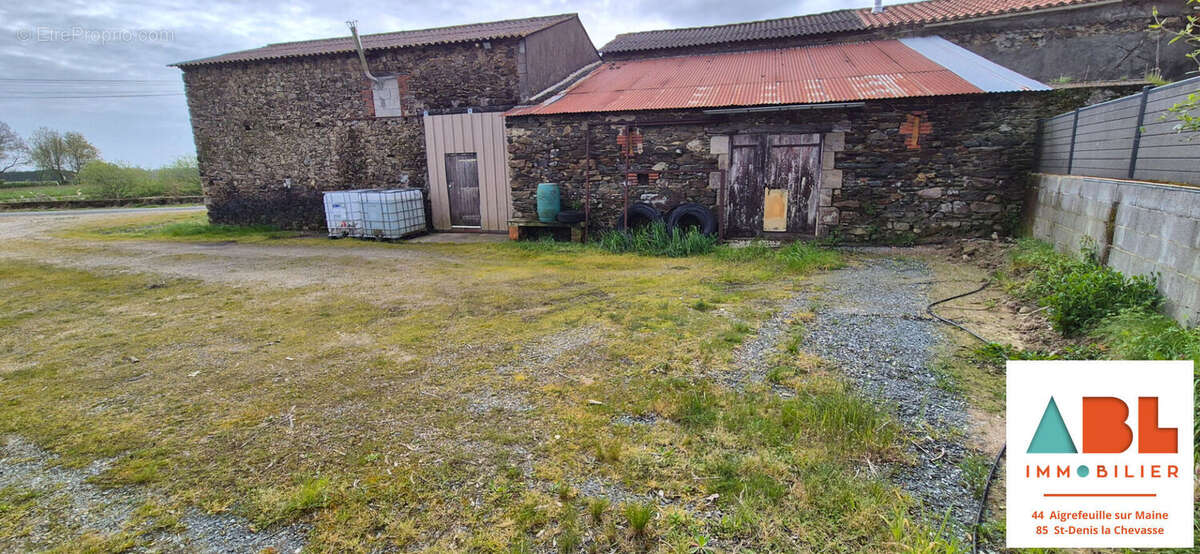 Maison à SAINT-DENIS-LA-CHEVASSE