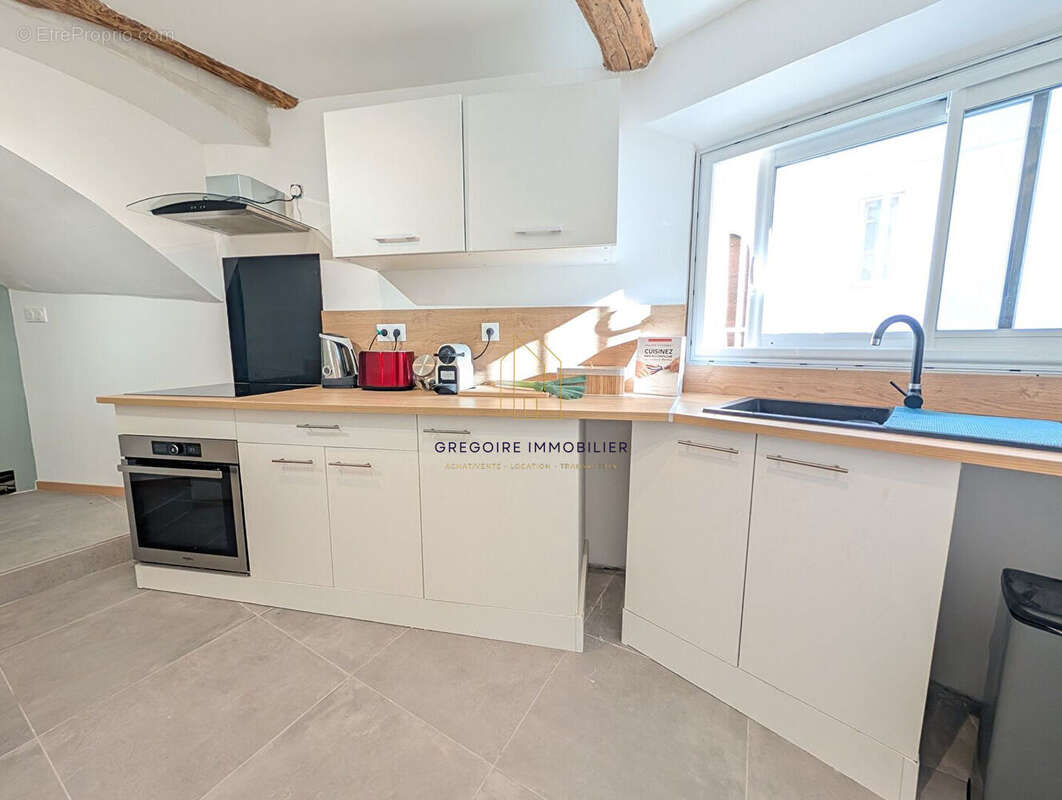 Maison à SAINT-MARTIN-DE-LA-BRASQUE