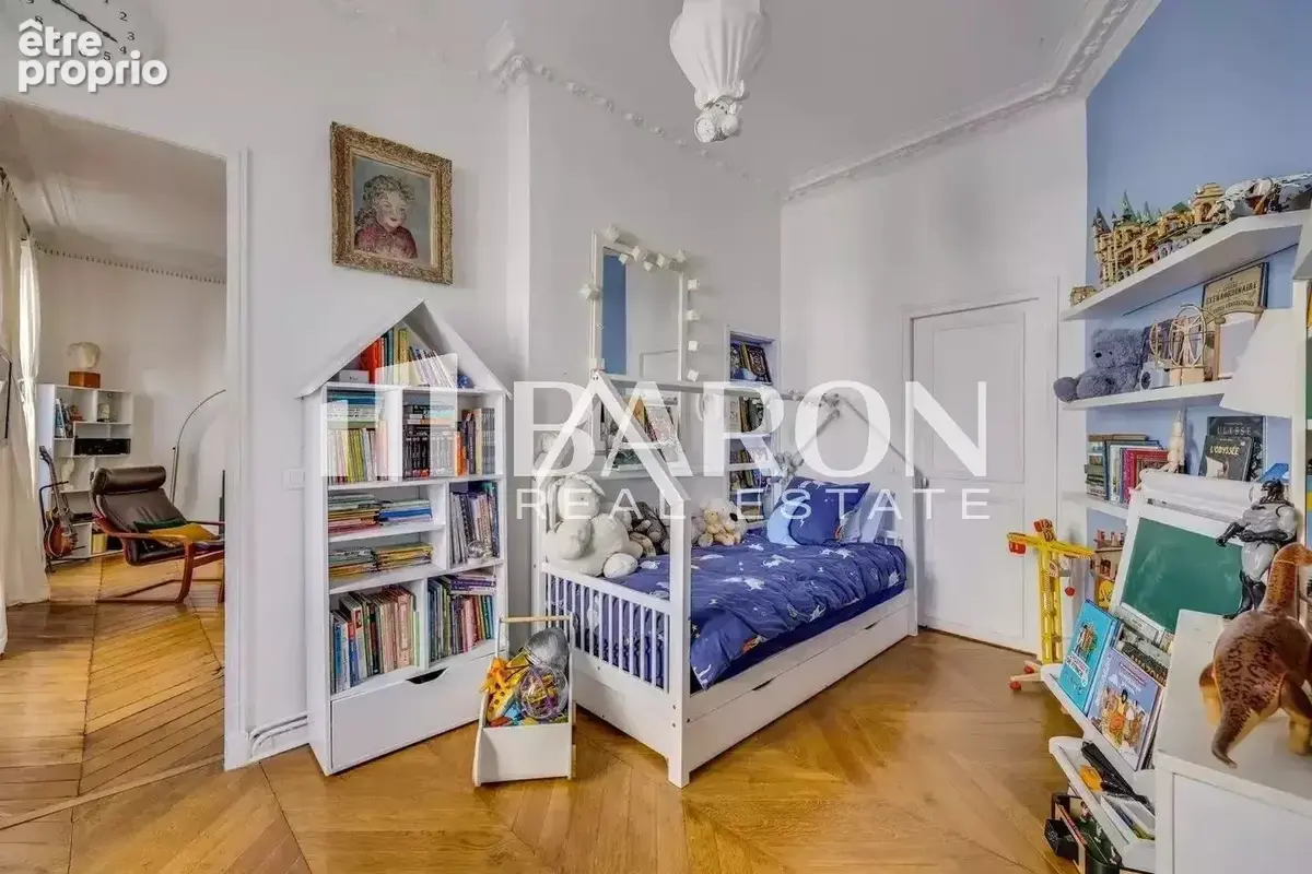 PARIS IXe - 130 m² - 5 pièces - 3 chambres - photo 12