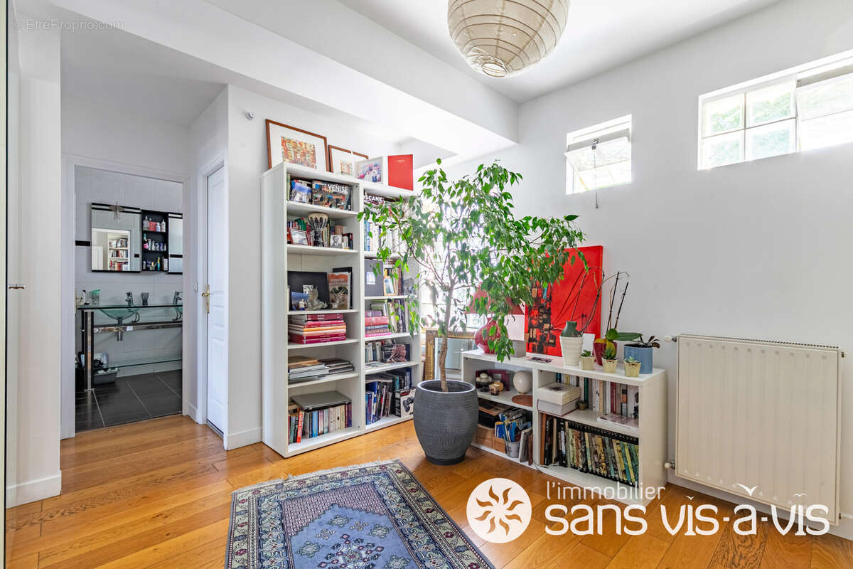 Maison à COURBEVOIE