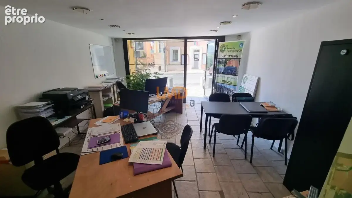 Le muy (83490) – maison de village appartements et commerce - photo 4