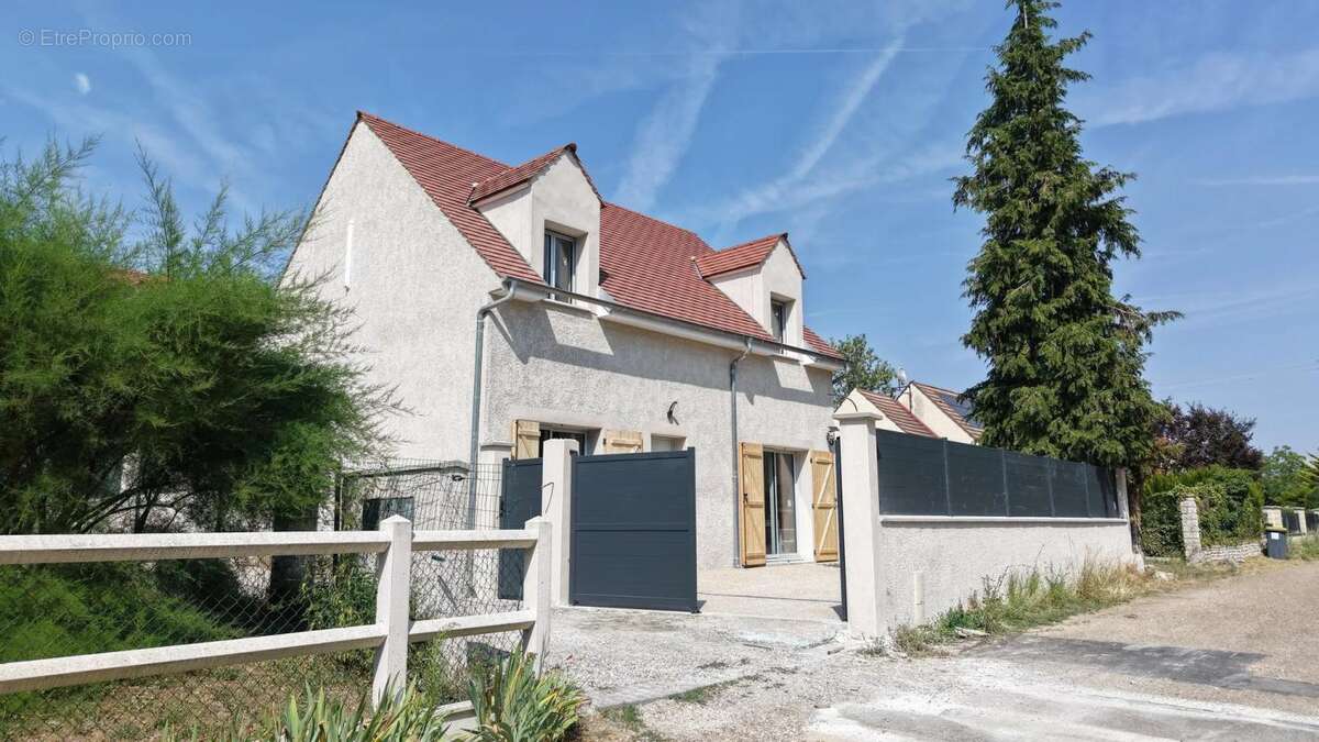 Maison à BENNECOURT