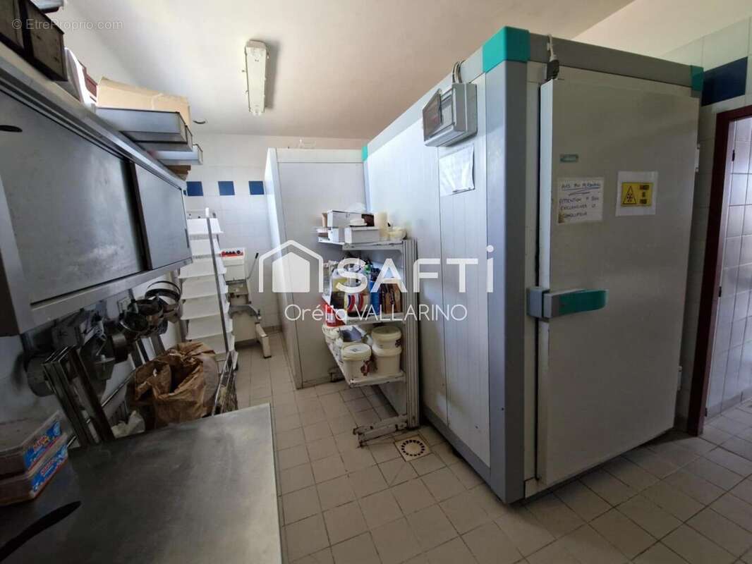 Photo 6 - Commerce à SAINT-MARTIN-DE-GURSON