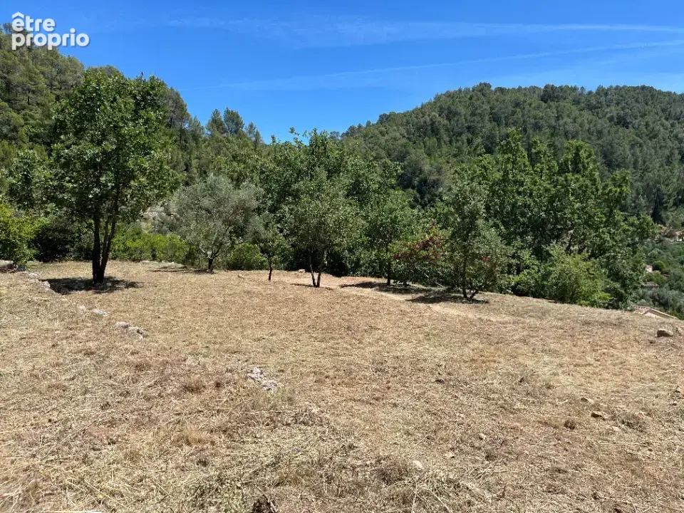 Terrain à SOLLIES-PONT