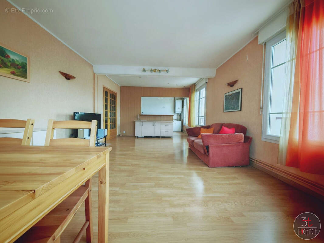Appartement à FONTENAY-SOUS-BOIS