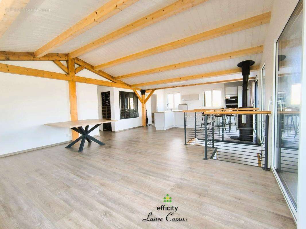 Maison 213 m² à Talmont-Saint-Hilaire  - photo 8