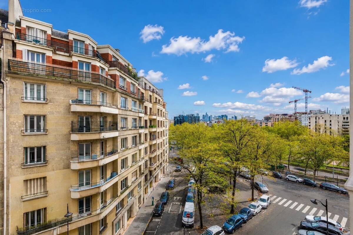 Appartement à PARIS-17E