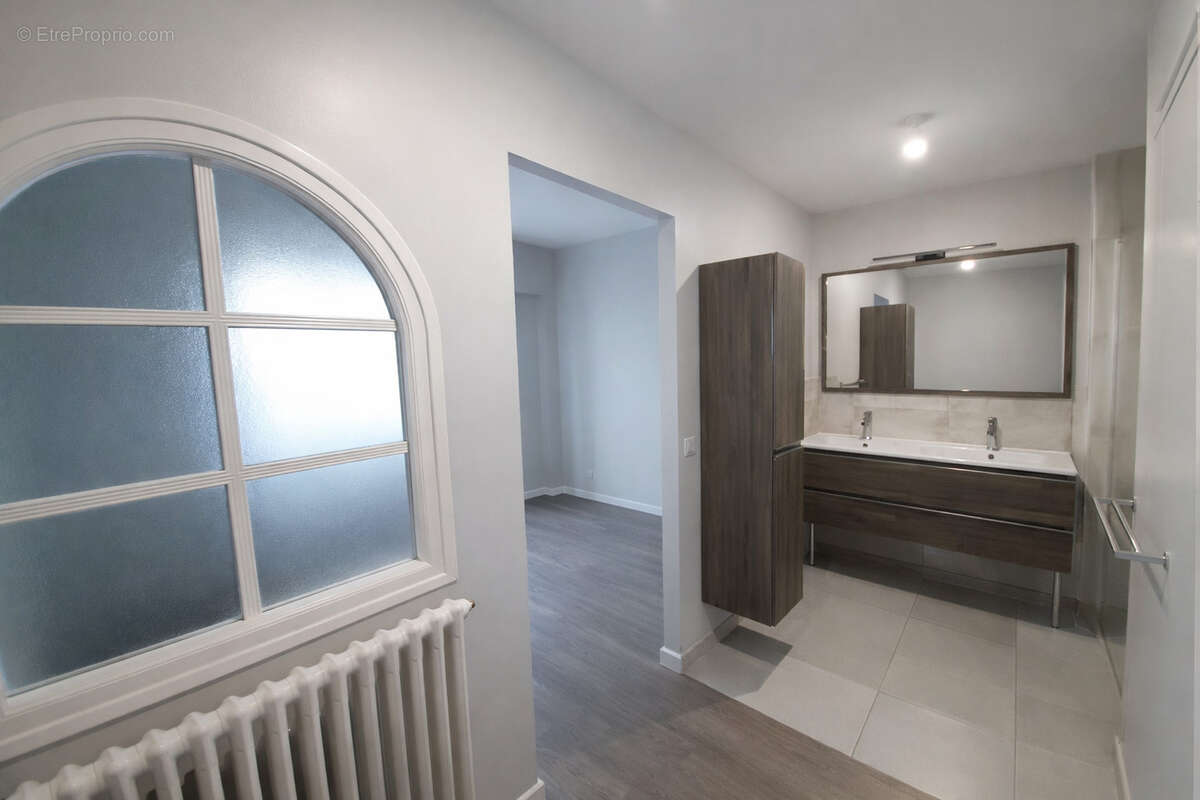 Maison à COULANS-SUR-GEE