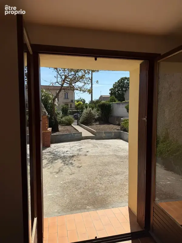 Maison de village avec jardin et garage - photo 6