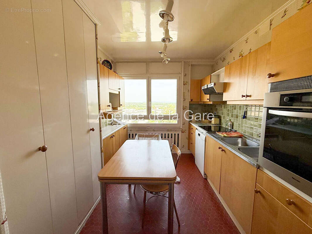 Appartement à SARTROUVILLE