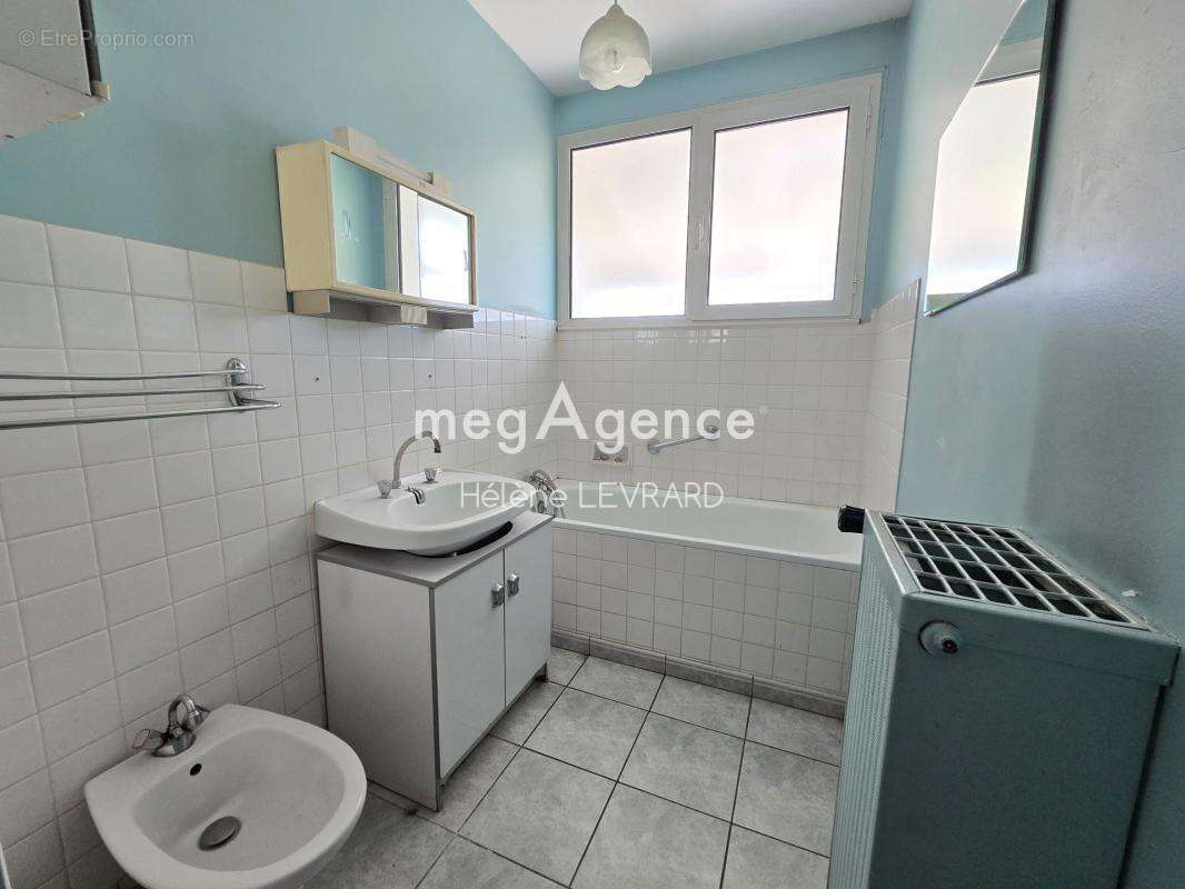 EVRON : Maison 2 chambres, proche centre-ville - photo 5