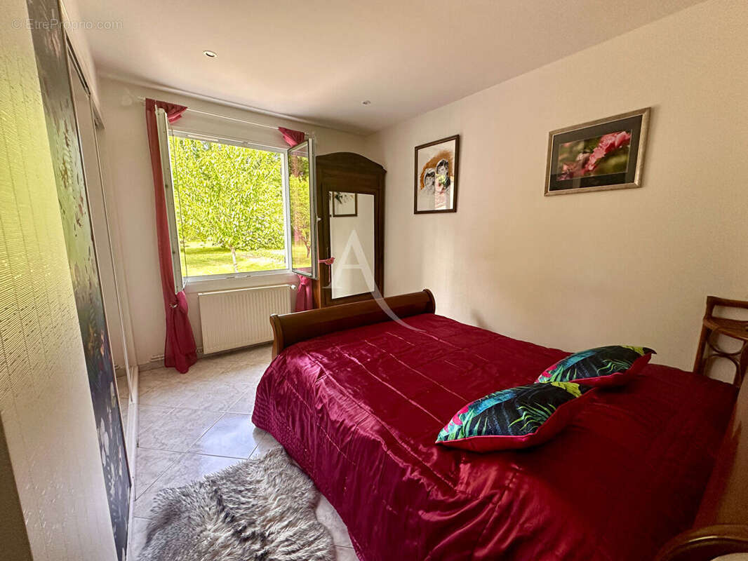 Propriété familiale avec piscine et dépendances - FONTCOUVERTE - photo 10