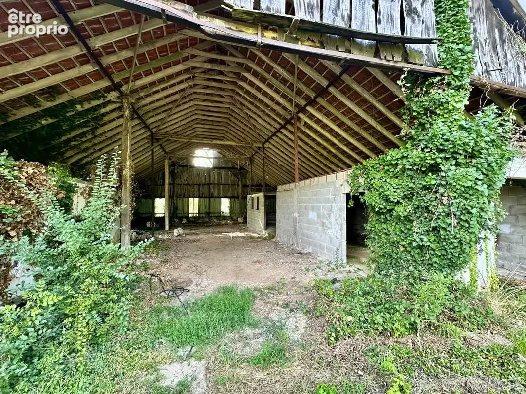 Grande propriété au calme avec hangar et écurie à rénover - photo 24