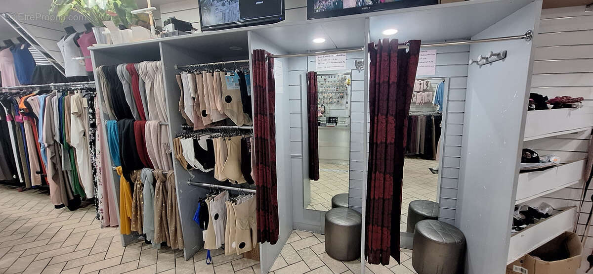 Murs commerciaux a vendre de 127 m2 en plein centre ville de sens.emplacement de 1er choix - photo 6