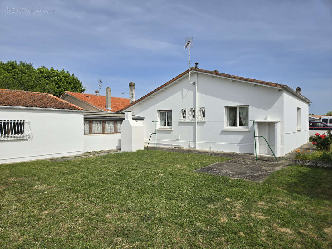 Maison à ECHILLAIS