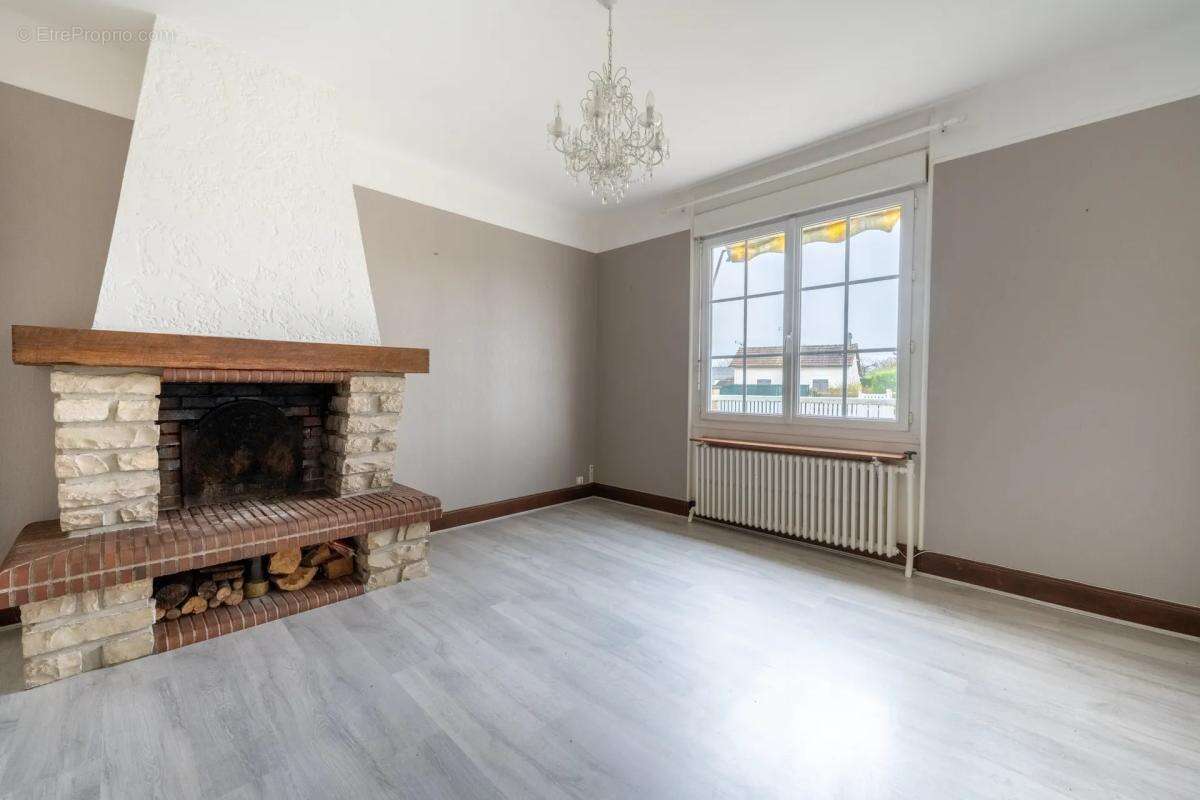 Maison à LA COUTURE-BOUSSEY