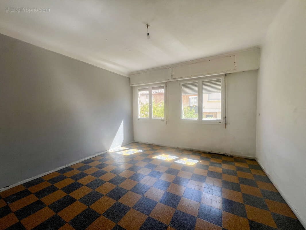 Appartement à PORT-DE-BOUC