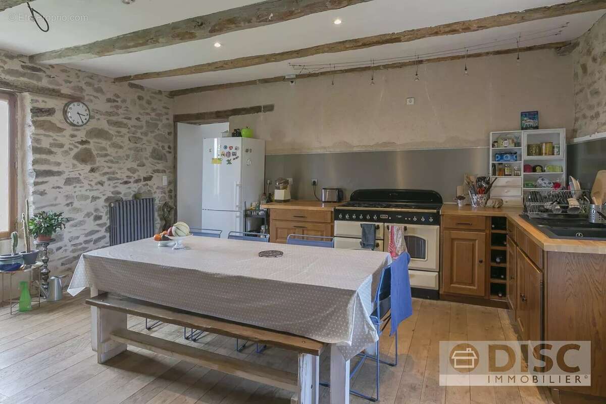 Maison à SAINT-ANDRE-DE-NAJAC