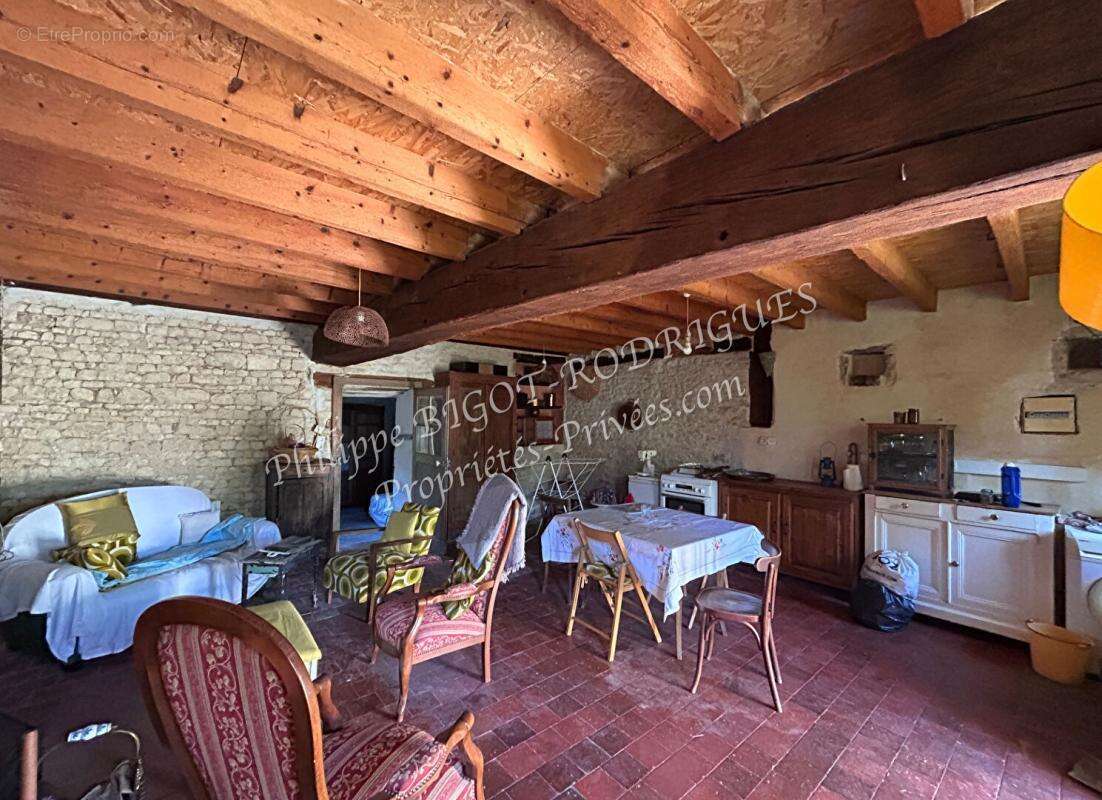 Maison à SAINT-MARTIN-DES-CHAMPS