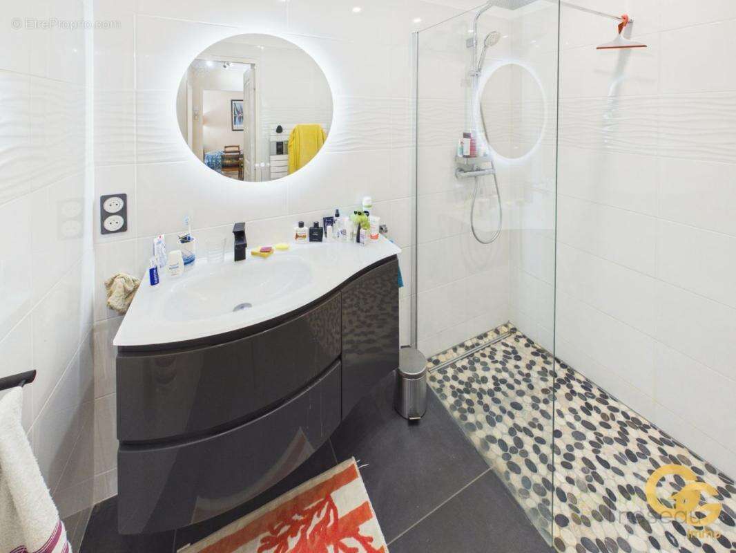 Appartement à MANDELIEU-LA-NAPOULE
